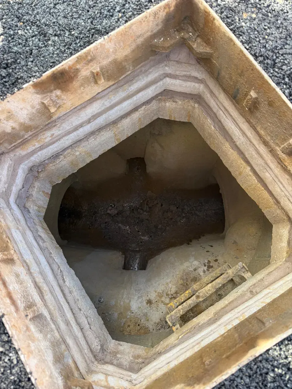 Manhole inspection and cleaning in Leicestershire